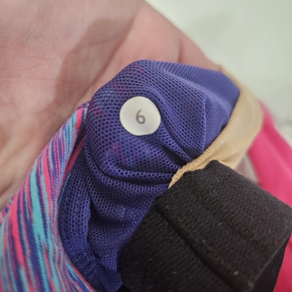 Lululemon Scoop Neck Athletic Tank Top! - Picture 4 of 6